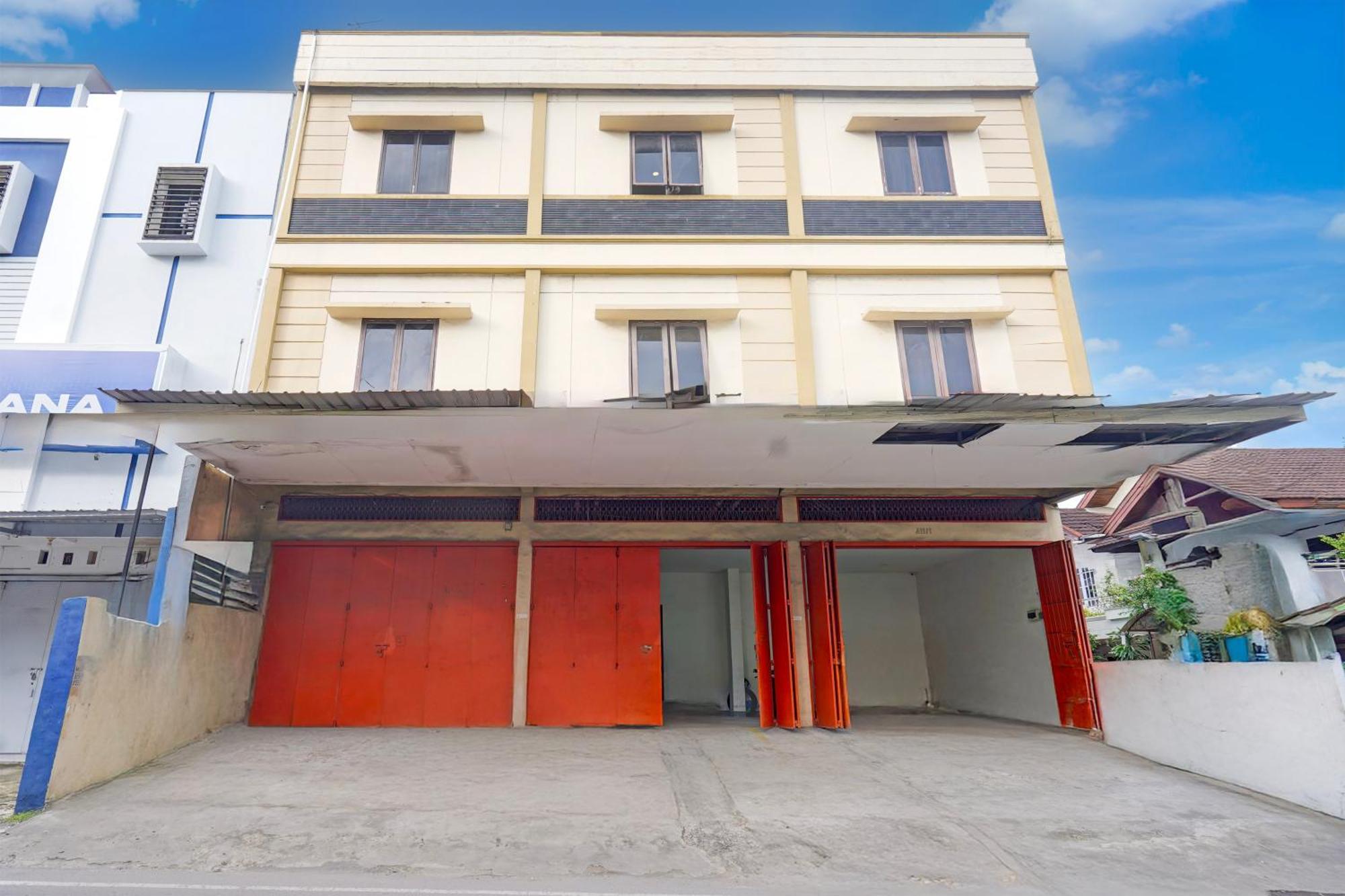 Hotel O Rappocini Near Rsia Paramount Makassar Exterior foto