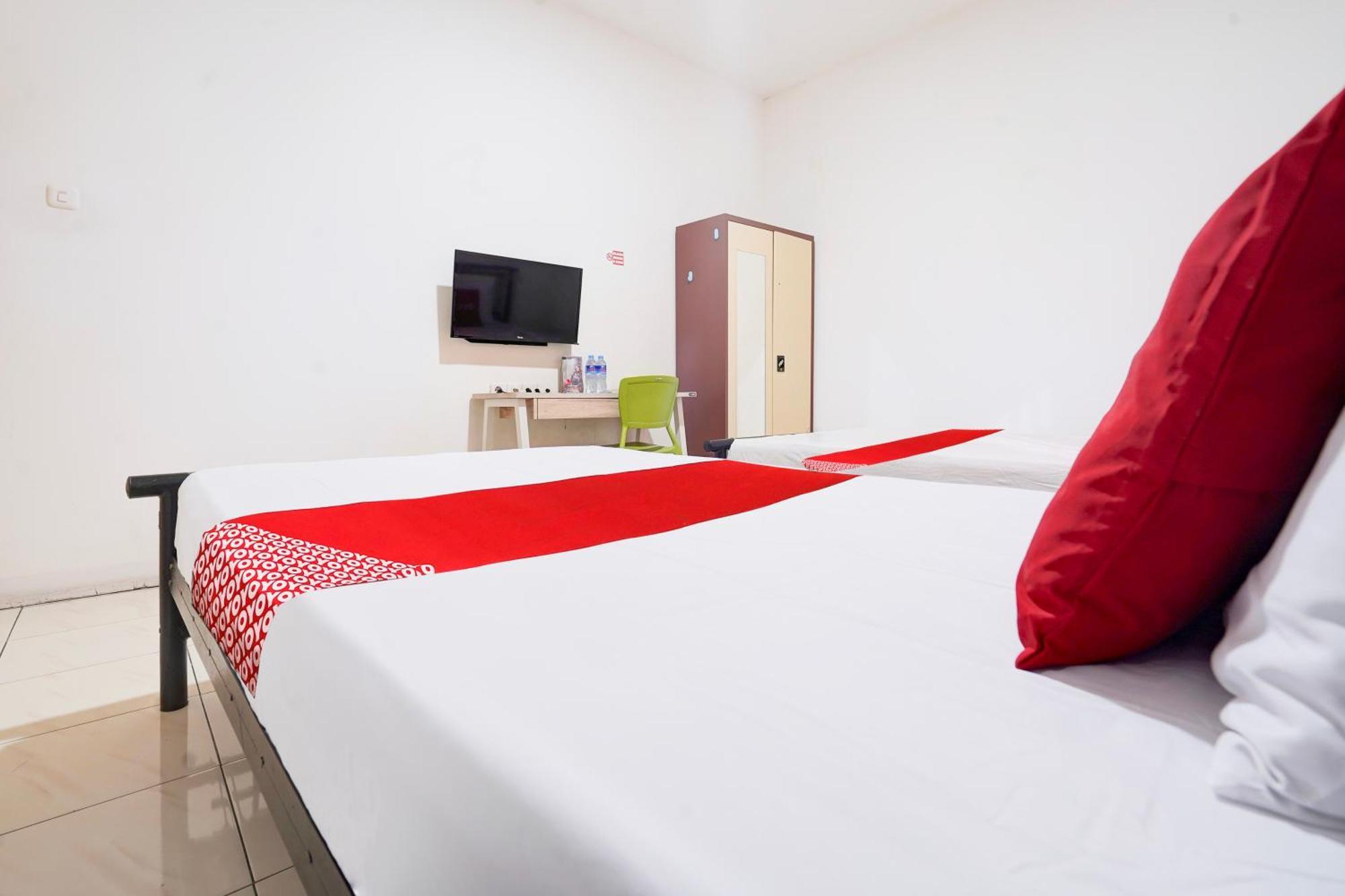 Hotel O Rappocini Near Rsia Paramount Makassar Exterior foto